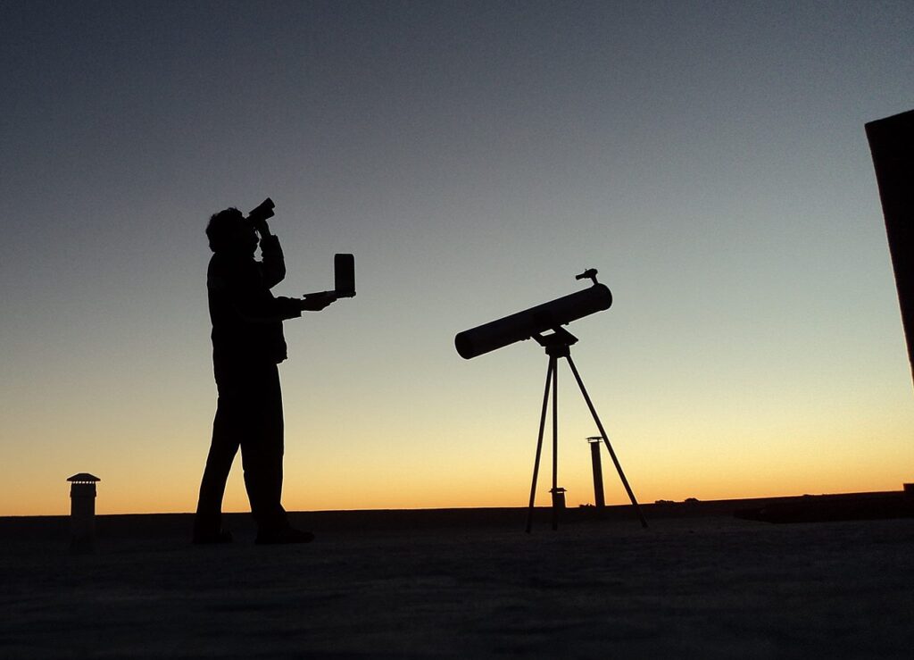 El Observador Astronómico.jpg